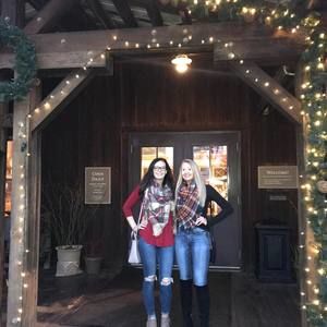 Meet your Posher, Courtney